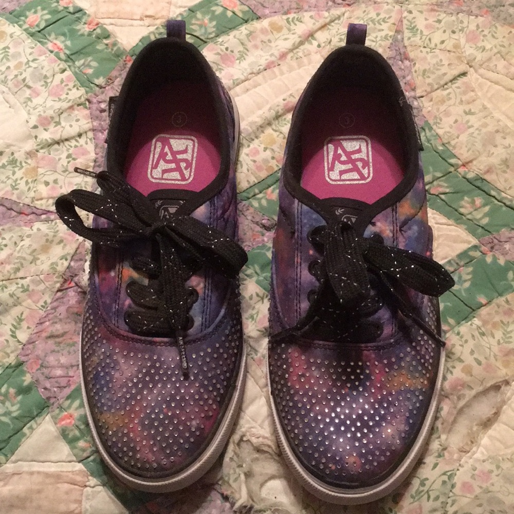 Kids sneakers